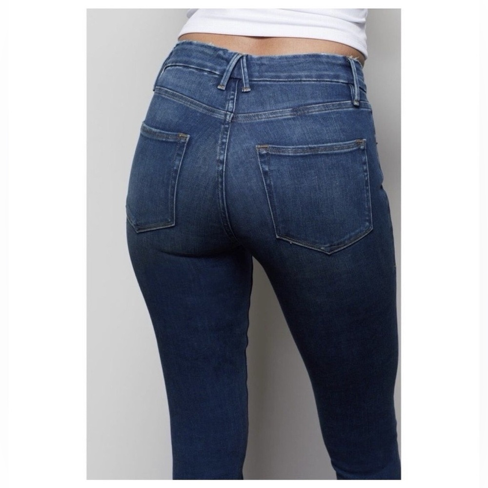 GOOD AMERICAN Good Legs Raw Hem Skinny Jeans